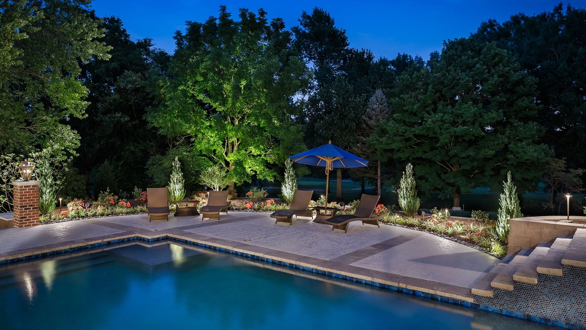 outdoor living space with lighting